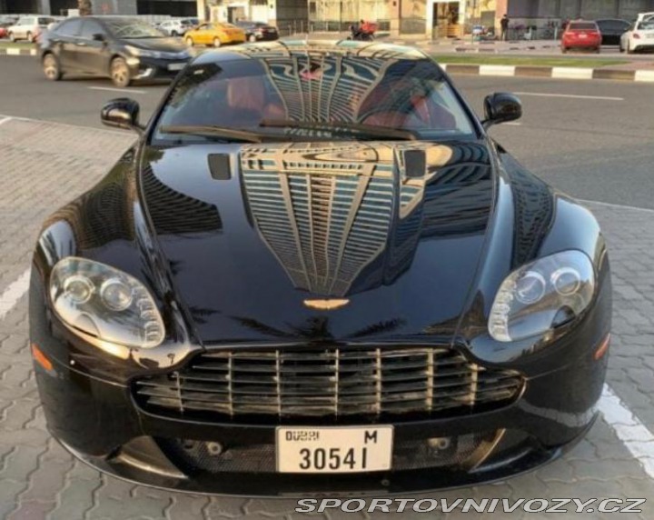 Aston Martin V8 Vantage S 2012