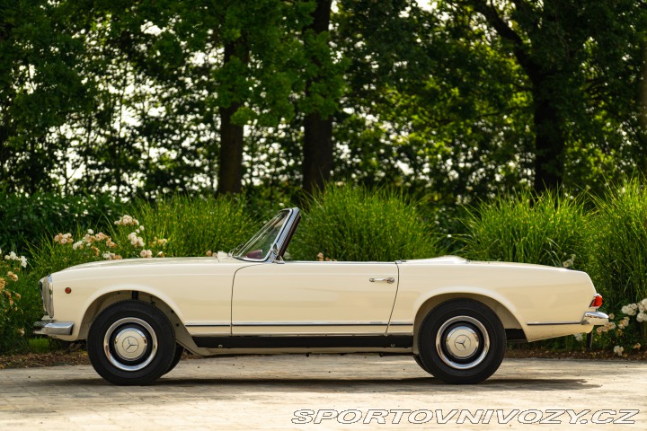 Mercedes-Benz SL 230 PAGODA 1965