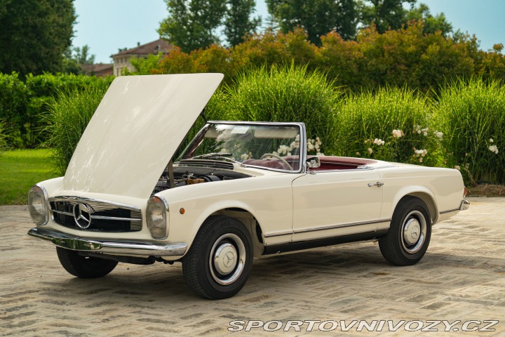 Mercedes-Benz SL 230 PAGODA 1965