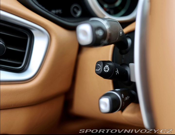 Aston Martin DB11 4.0 V8 2019
