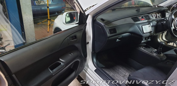Mitsubishi Lancer EVO 7 JDM LHD pěkné bez koroz 2001