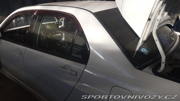 Mitsubishi Lancer EVO 7 JDM LHD pěkné 2001