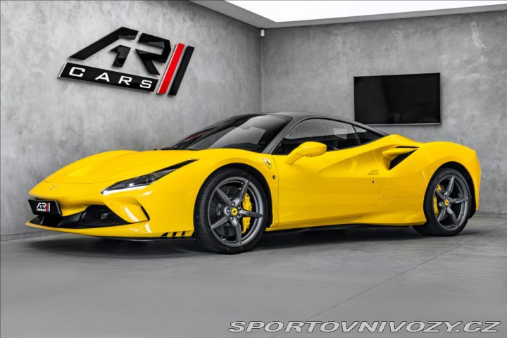 Ferrari F8 Tributo V8, lift, kamera, 2022