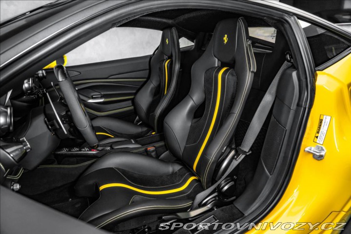 Ferrari F8 Tributo V8, lift, kamera, 2022