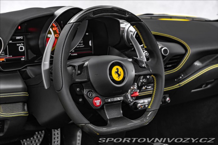 Ferrari F8 Tributo V8, lift, kamera, 2022