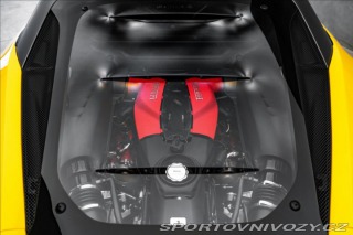 Ferrari F8 Tributo V8, lift, kamera, 2022