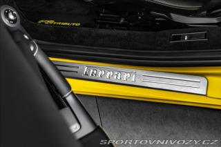 Ferrari F8 Tributo V8, lift, kamera, 2022
