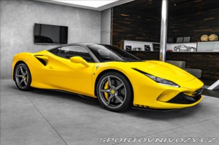 Ferrari F8 Tributo V8, lift, kamera, 2022