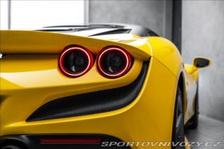 Ferrari F8 Tributo V8, lift, kamera, 2022