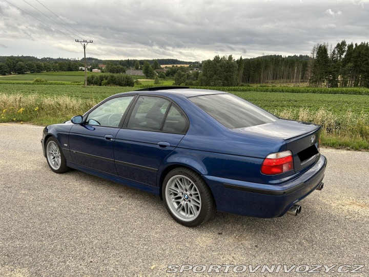 BMW M5 E39, avusblau, top servis 1999