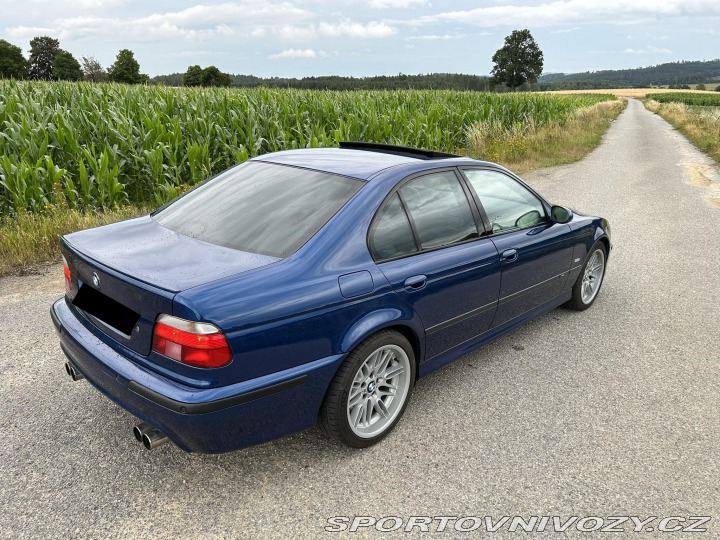 BMW M5 E39, avusblau, top servis 1999