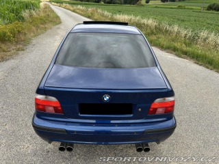 BMW M5 E39, avusblau, top servis 1999