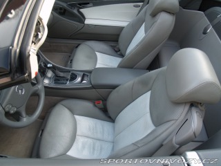 Mercedes-Benz SL  2004