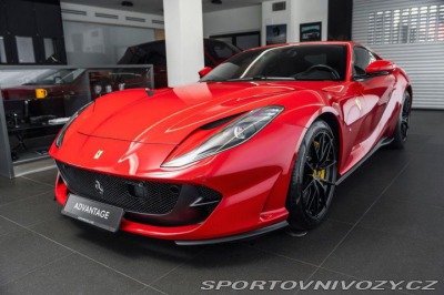 Ferrari Ostatní modely 812 Superfast Rosso Corsa Metallizzato/