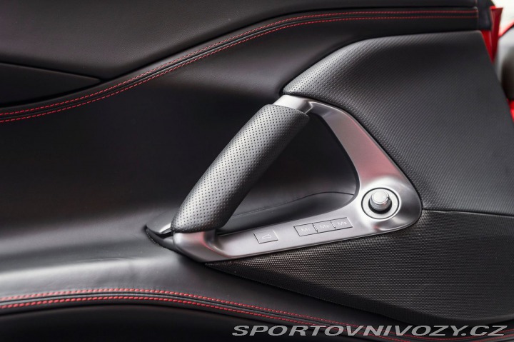 Ferrari 812 Superfast Rosso Corsa Met 1800