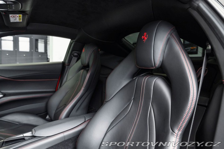 Ferrari 812 Superfast Rosso Corsa Met 1800