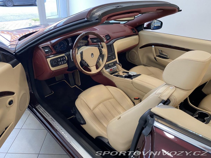 Maserati GranCabrio V8 323kw 2011
