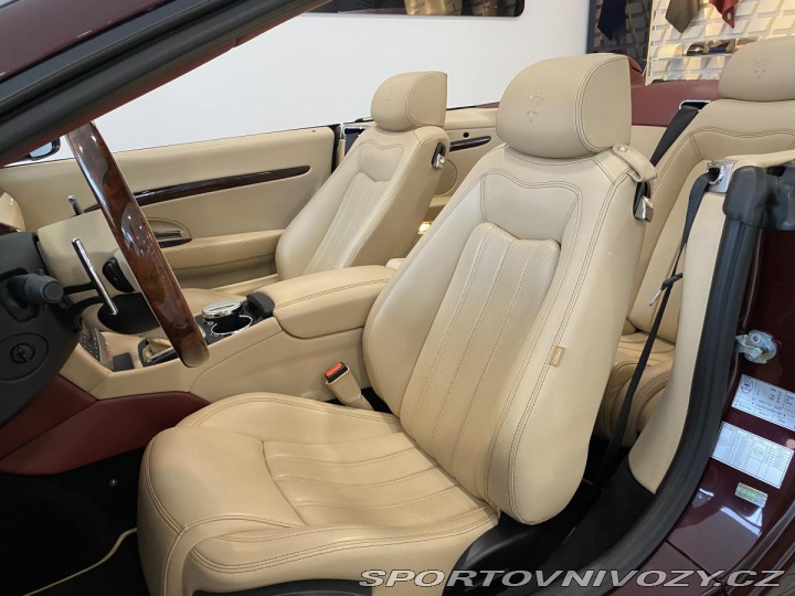 Maserati GranCabrio V8 323kw 2011
