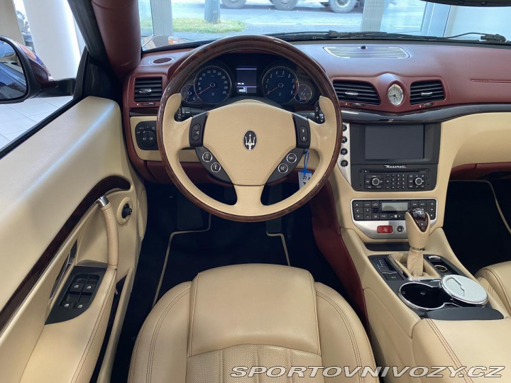 Maserati GranCabrio V8 323kw 2011