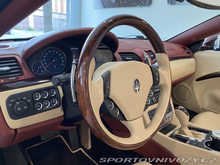 Maserati GranCabrio V8 323kw 2011