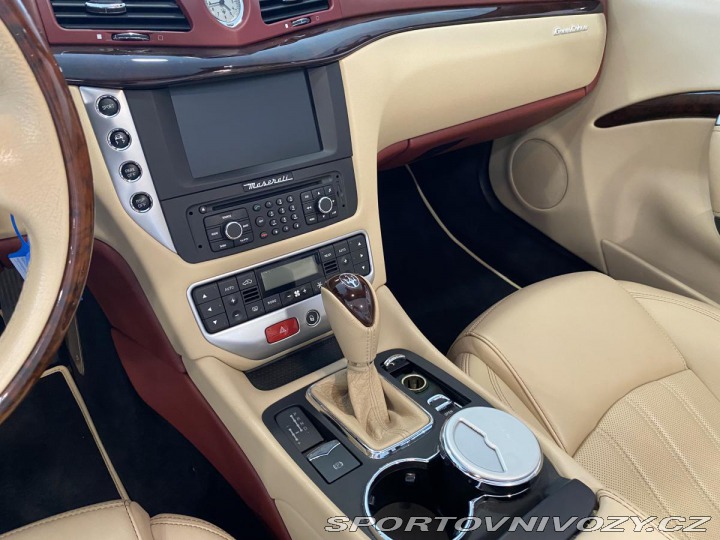 Maserati GranCabrio V8 323kw 2011