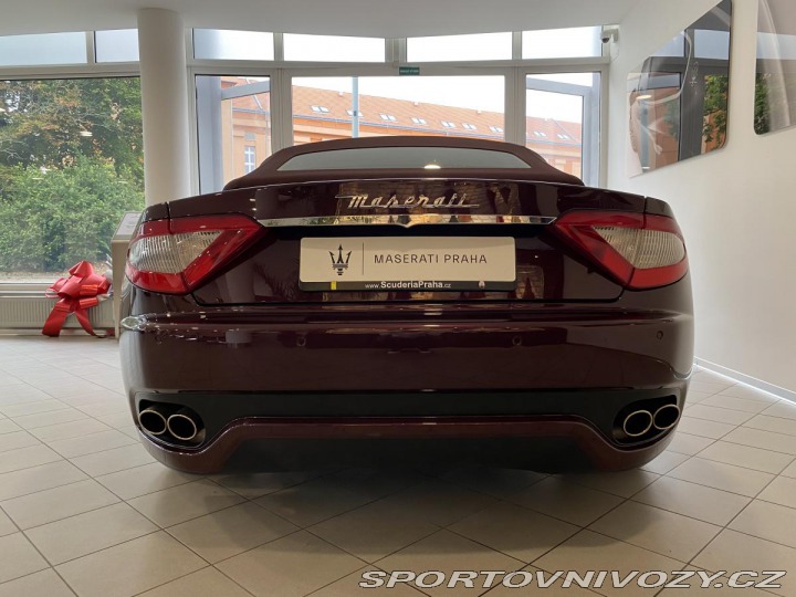Maserati GranCabrio V8 323kw 2011
