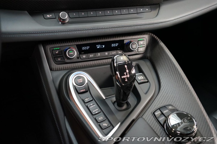 BMW i8 H/K ProtonicRed Laser HUD 2016