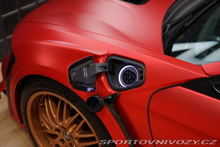 BMW i8 H/K ProtonicRed Laser HUD 2016