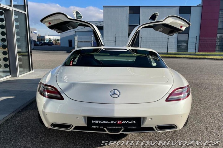 Mercedes-Benz SLS AMG B&O 2016