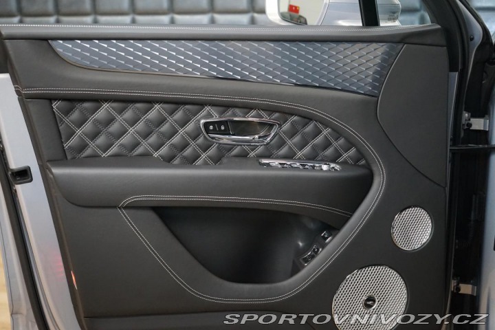 Bentley Bentayga V8 First-Edit. Naim Black 2020