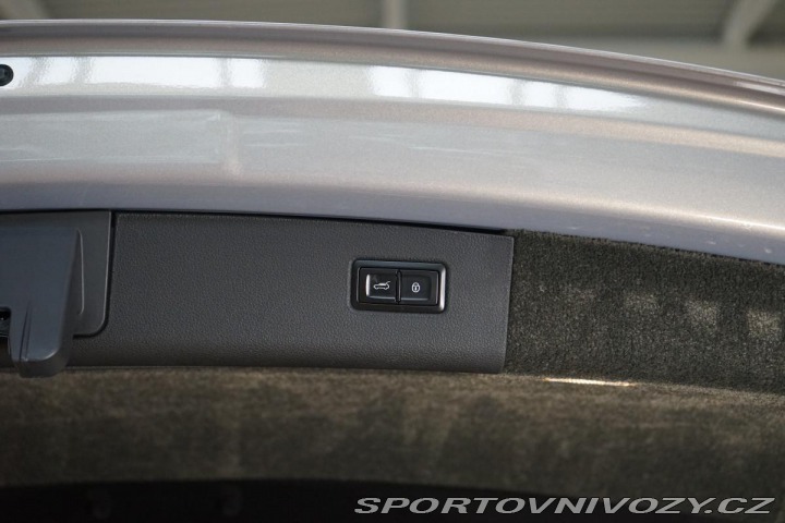 Bentley Bentayga V8 First-Edit. Naim Black 2020