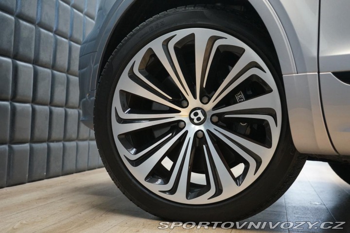 Bentley Bentayga V8 First-Edit. Naim Black 2020