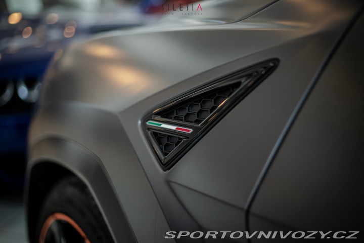 Lamborghini Urus Graphite Capsule