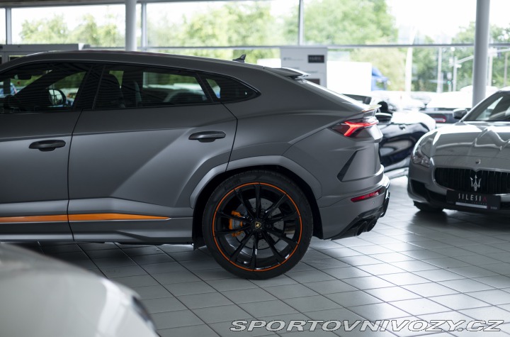 Lamborghini Urus Graphite Capsule 2022