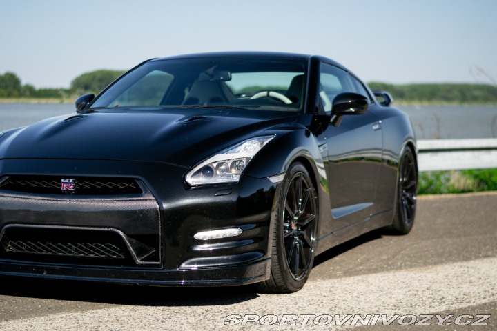 Nissan GT-R R35 - Unikát - Akrapovič