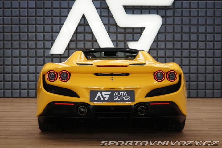 Ferrari F8 Spider LIFT LED ACC P-Dis 2023