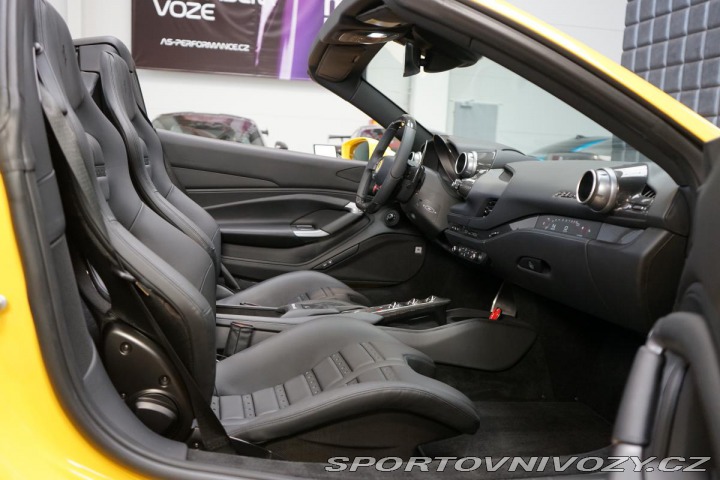 Ferrari F8 Spider LIFT LED ACC P-Dis 2023