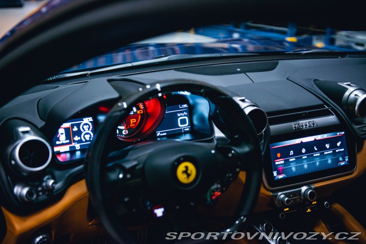 Ferrari GTC4Lusso V12 1MAJ Panorama JBL 2021