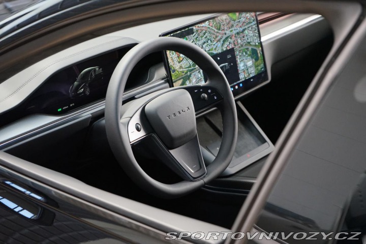 Tesla Model S Plaid 750kW Autopilot Pan 2022