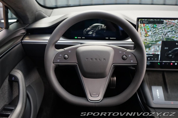 Tesla Model S Plaid 750kW Autopilot Pan 2022
