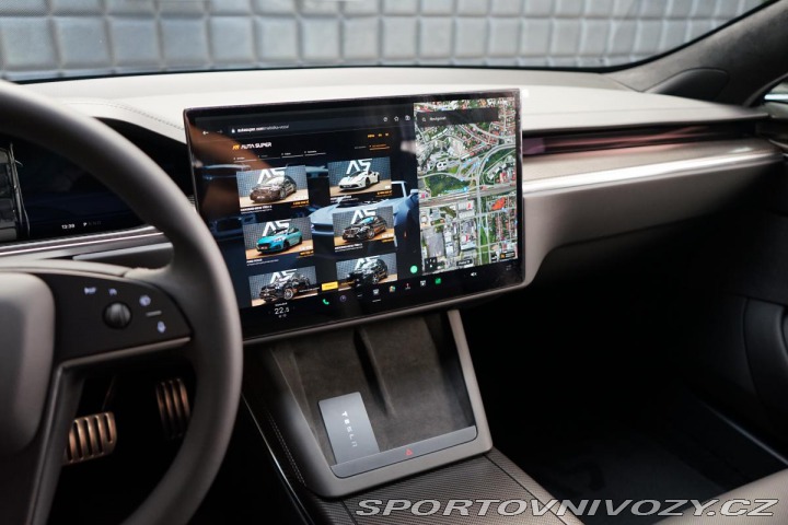 Tesla Model S Plaid 750kW Autopilot Pan 2022