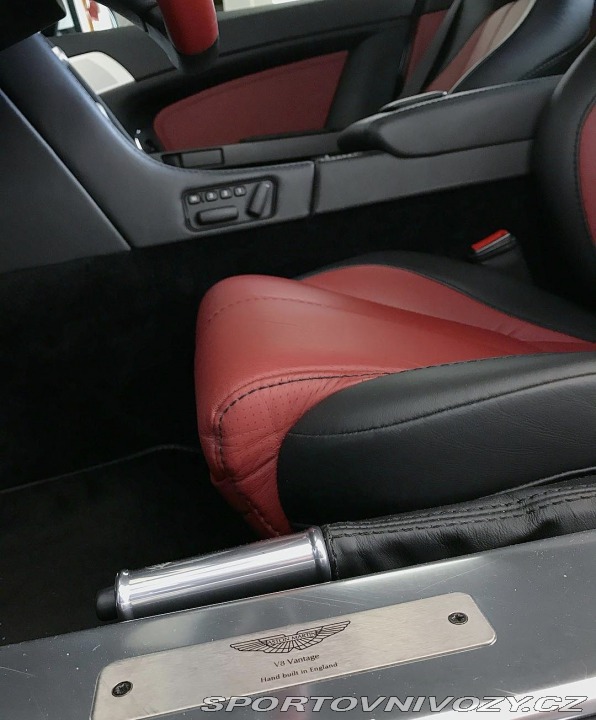 Aston Martin V8 Vantage kupé 2010