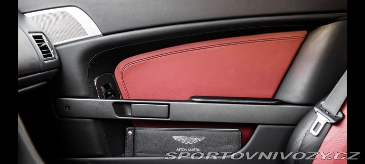 Aston Martin V8 Vantage kupé 2010