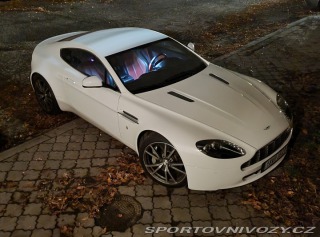 Aston Martin V8 Vantage kupé 2010