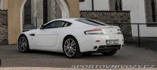 Aston Martin V8 Vantage kupé 2010