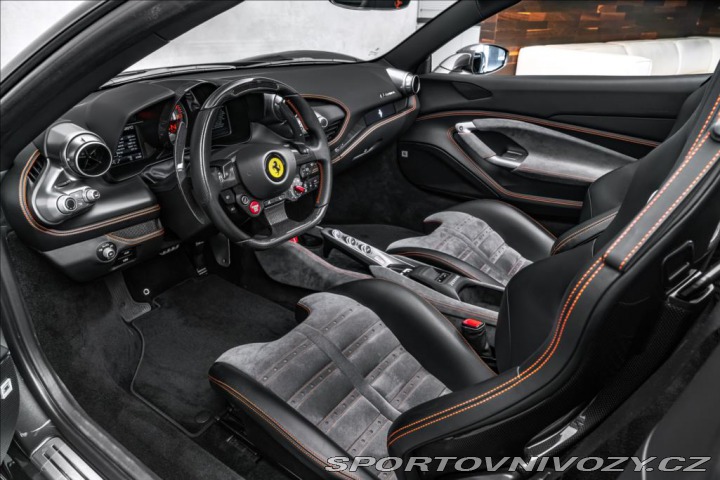 Ferrari F8 3,9 spider V8, Lift, raci 2021