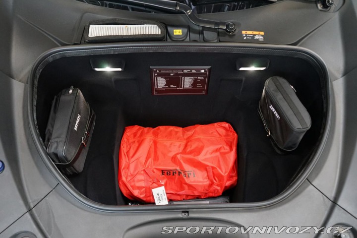 Ferrari F8 Spider Full-Carbon Viola 2022