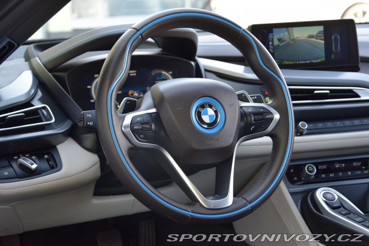 BMW i8 Rezervace 2016