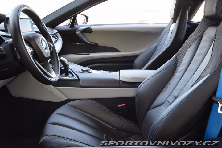 BMW i8 Rezervace 2016