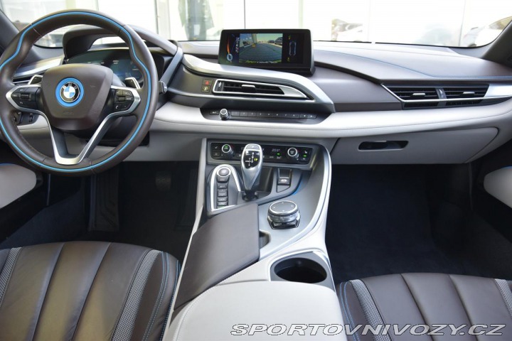 BMW i8 Rezervace 2016